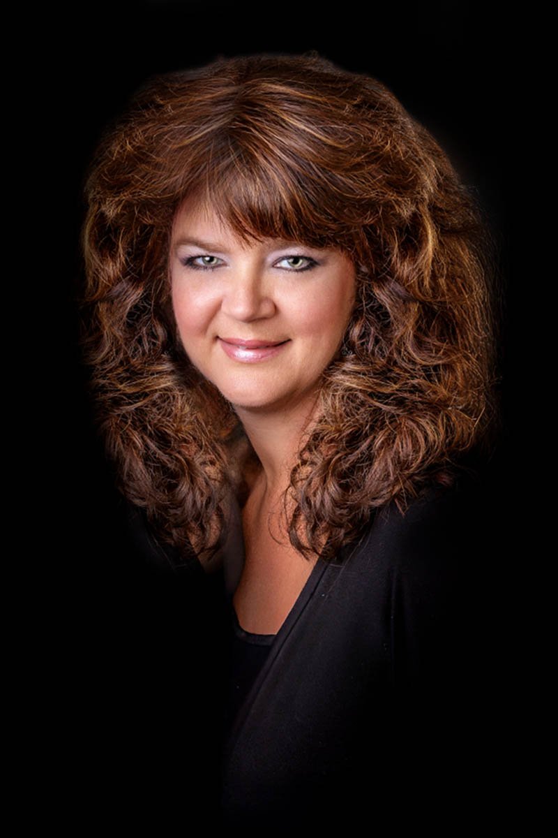 Tammy Voclain Editor